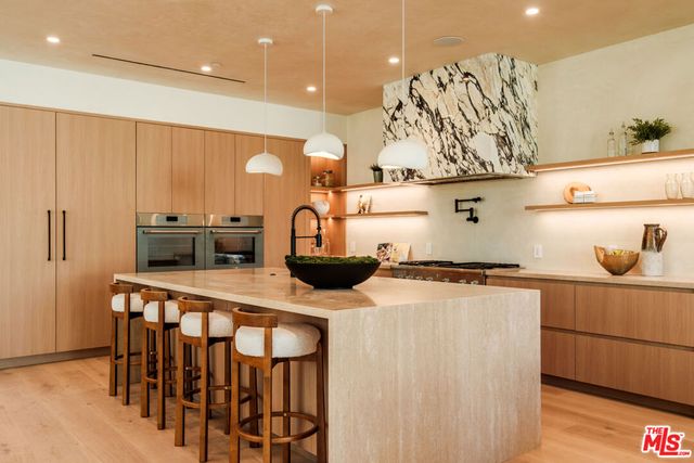 2214 Glyndon Avenue, Venice, CA 90291