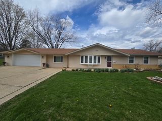 1832 W Weathersfield Way, Schaumburg, IL 60193