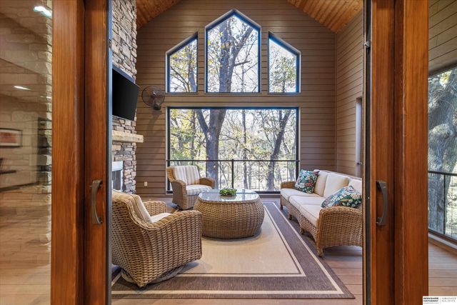 5702 S 238th Street, Elkhorn, NE 68022