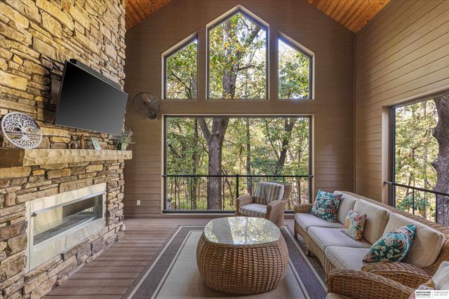 5702 S 238th Street, Elkhorn, NE 68022