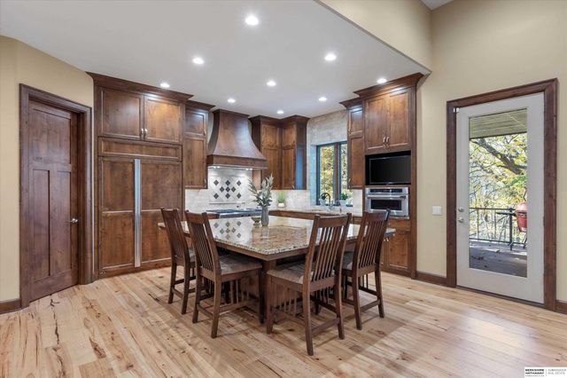 5702 S 238th Street, Elkhorn, NE 68022