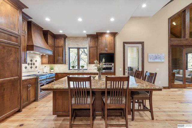 5702 S 238th Street, Elkhorn, NE 68022