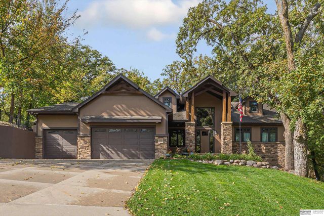 5702 S 238th Street, Elkhorn, NE 68022