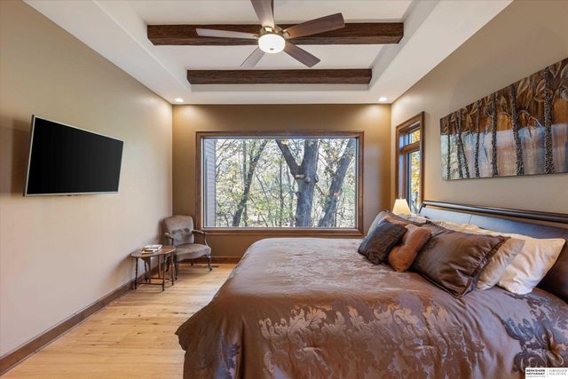 5702 S 238th Street, Elkhorn, NE 68022