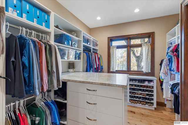 5702 S 238th Street, Elkhorn, NE 68022