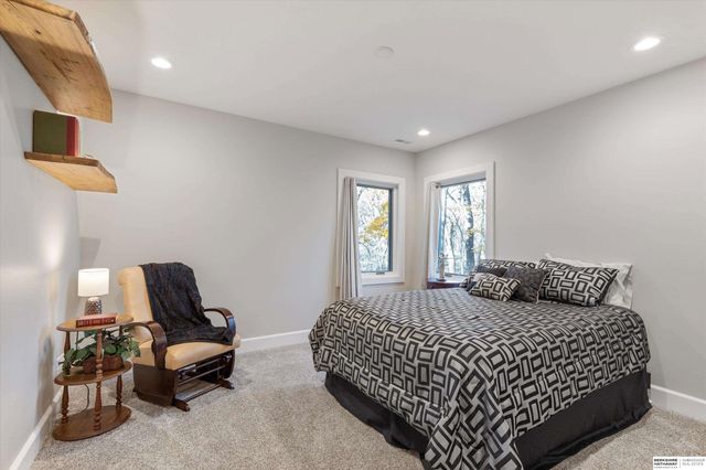 5702 S 238th Street, Elkhorn, NE 68022