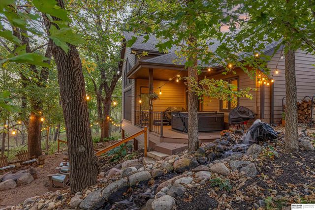 5702 S 238th Street, Elkhorn, NE 68022