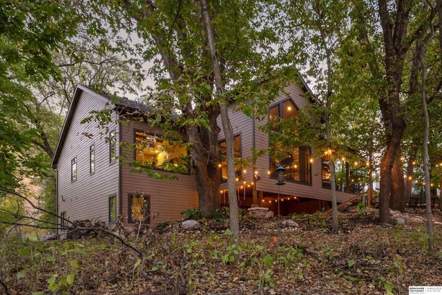 5702 S 238th Street, Elkhorn, NE 68022