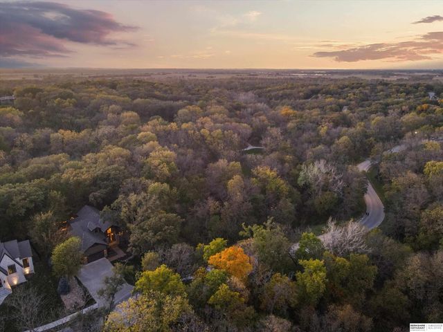 5702 S 238th Street, Elkhorn, NE 68022