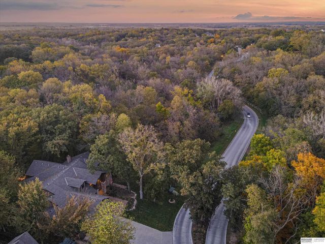 5702 S 238th Street, Elkhorn, NE 68022