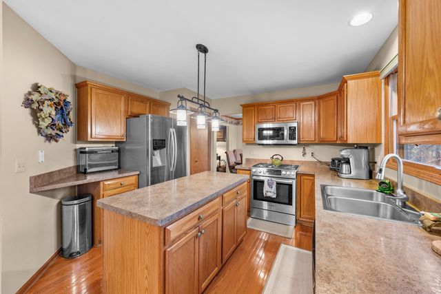 12091 Pembrooke Circle, Green Oak Twp, MI 48178