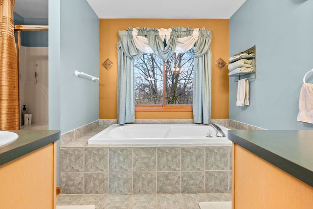 12091 Pembrooke Circle, Green Oak Twp, MI 48178