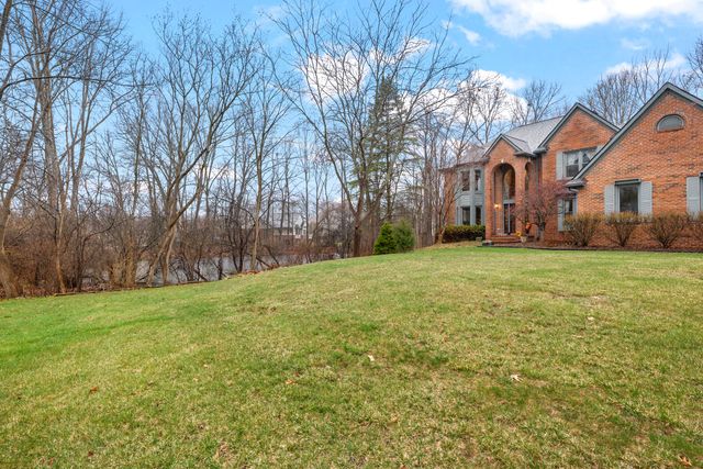 12091 Pembrooke Circle, Green Oak Twp, MI 48178
