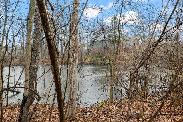 12091 Pembrooke Circle, Green Oak Twp, MI 48178