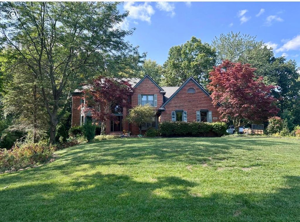 12091 Pembrooke Circle, Green Oak Twp, MI 48178