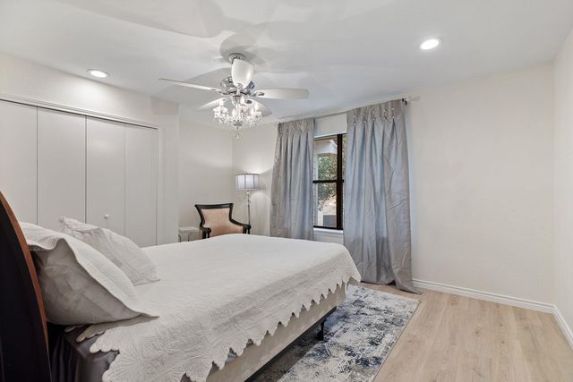 5 Valhalla CT, The Hills, TX 78738