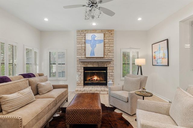 5 Valhalla CT, The Hills, TX 78738