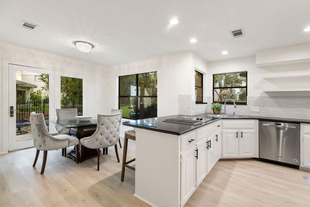 5 Valhalla CT, The Hills, TX 78738