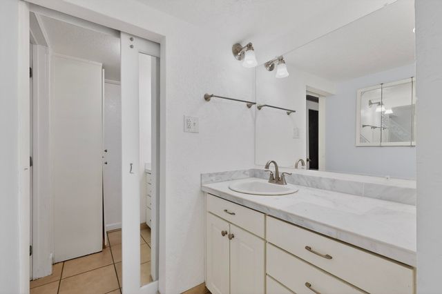 1100 Alvarado Drive SE APT 104, Albuquerque, NM 87108