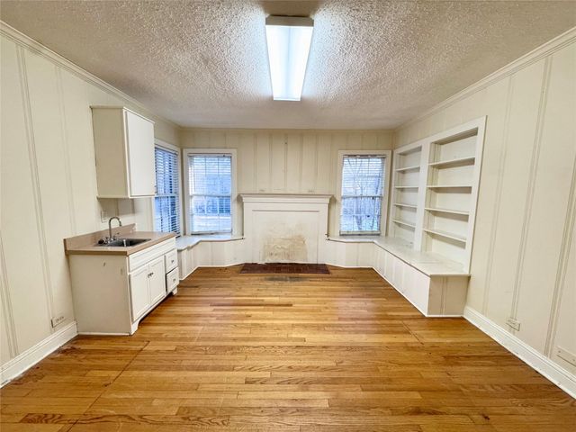 52 State Highway 75 N, Huntsville, TX 77320