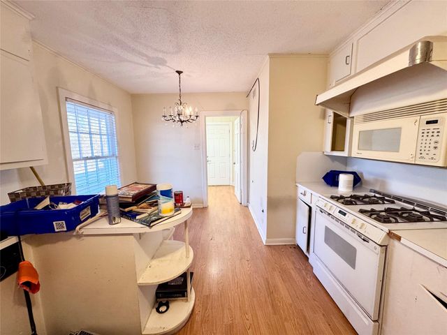 52 State Highway 75 N, Huntsville, TX 77320