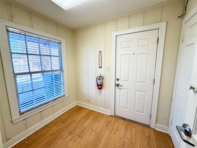 52 State Highway 75 N, Huntsville, TX 77320