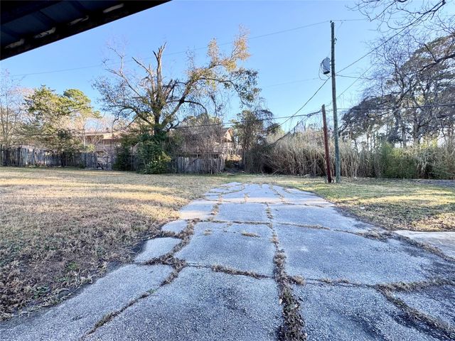 52 State Highway 75 N, Huntsville, TX 77320