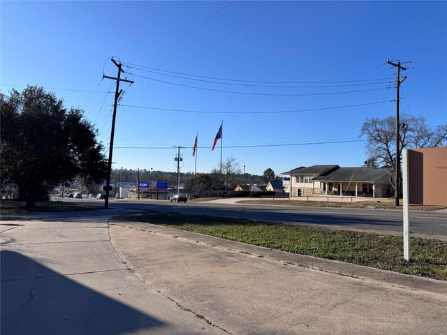 52 State Highway 75 N, Huntsville, TX 77320