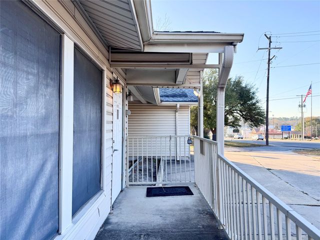 52 State Highway 75 N, Huntsville, TX 77320