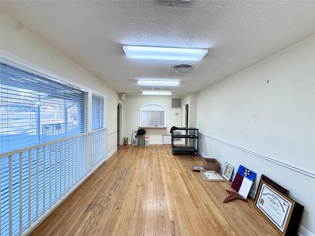 52 State Highway 75 N, Huntsville, TX 77320