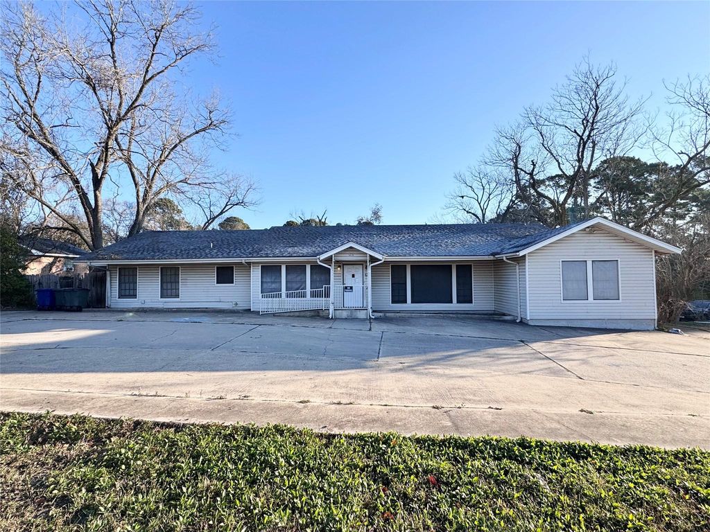 52 State Highway 75 N, Huntsville, TX 77320