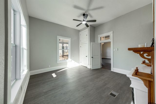 1014 S Sycamore, Palestine, TX 75801
