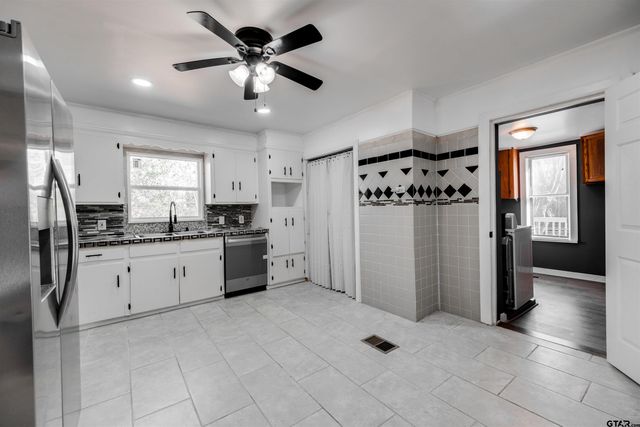 1014 S Sycamore, Palestine, TX 75801
