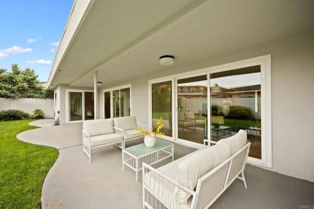 4252 Don Jose Dr, Los Angeles, CA 90008