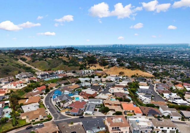 4252 Don Jose Dr, Los Angeles, CA 90008