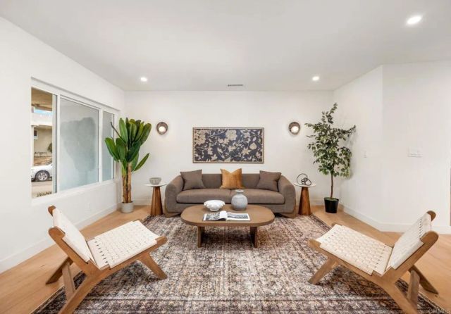 4252 Don Jose Dr, Los Angeles, CA 90008