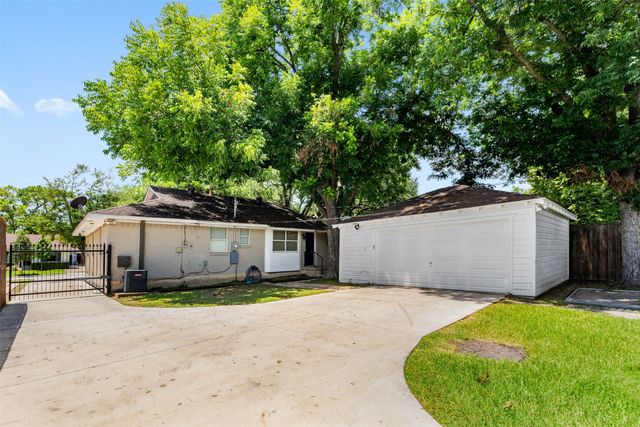 6933 Wake Forrest Drive, Dallas, TX 75214