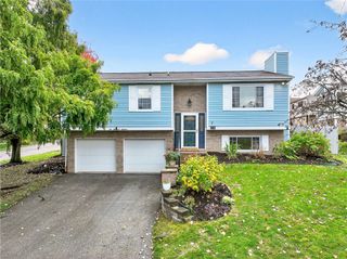 218 Woodmont Dr, O'hara, PA 15238