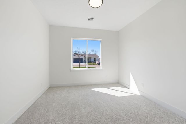 520 E Elmwood St, Park City, KS 67147