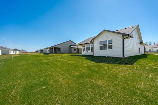 520 E Elmwood St, Park City, KS 67147