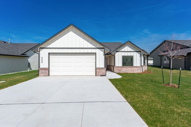 520 E Elmwood St, Park City, KS 67147