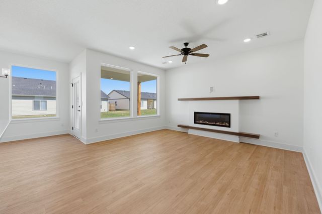 520 E Elmwood St, Park City, KS 67147