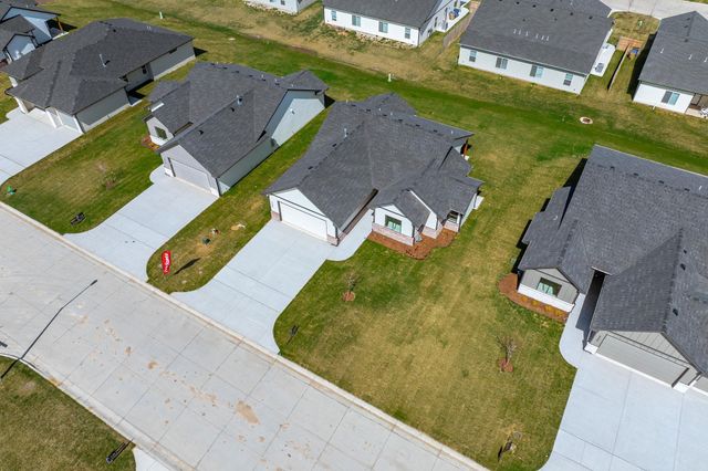 520 E Elmwood St, Park City, KS 67147