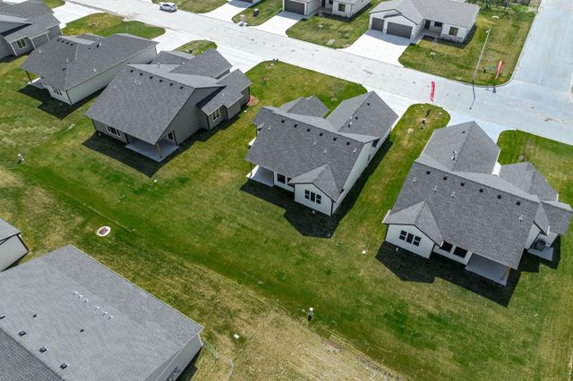 520 E Elmwood St, Park City, KS 67147