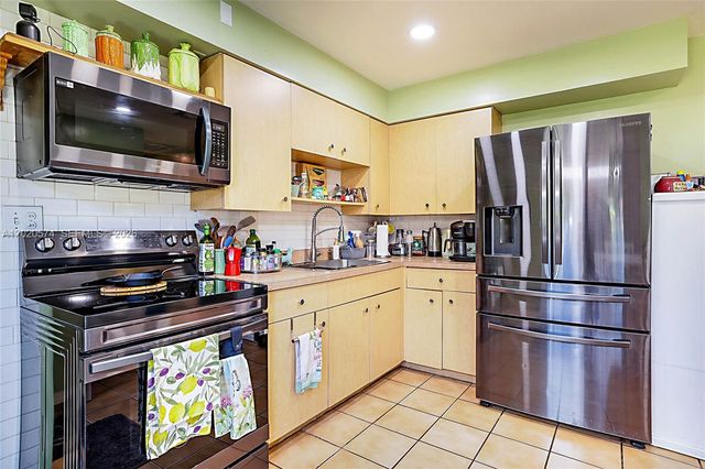 4079 Dahl Dr, Green Acres, FL 33463