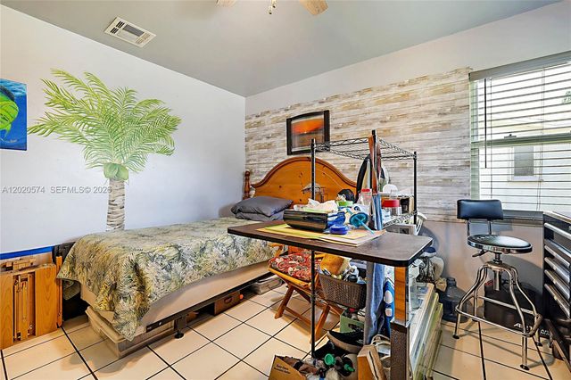 4079 Dahl Dr, Green Acres, FL 33463