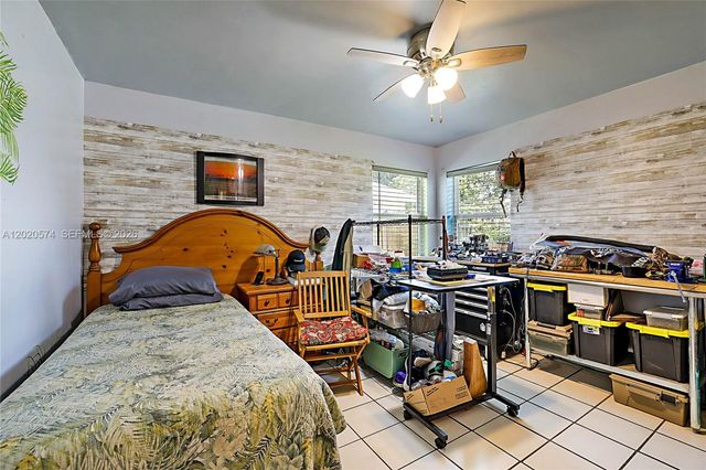 4079 Dahl Dr, Green Acres, FL 33463