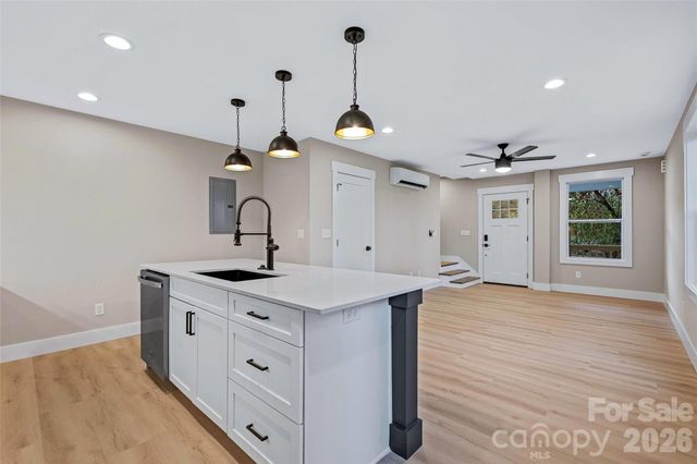 11 Baldwin Street, Asheville, NC 28803