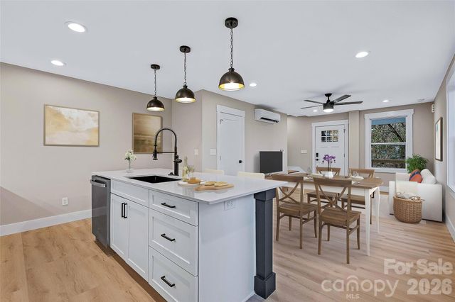 11 Baldwin Street, Asheville, NC 28803