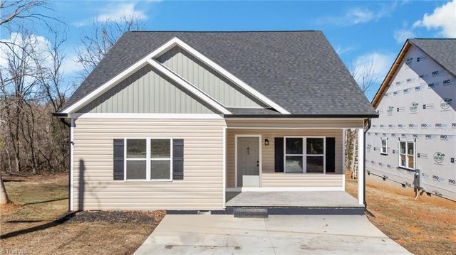 43 Robbins Circle, Lexington, NC 27292